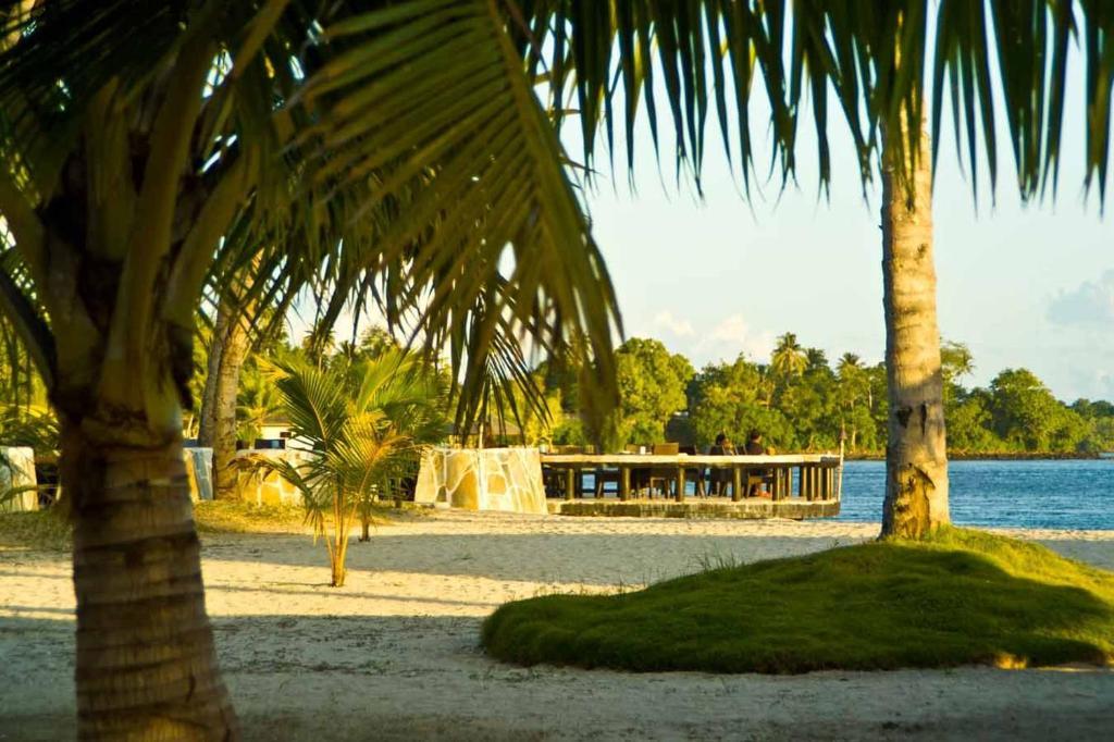 Coconuts Beach Club Resort And Spa Fausaga Exterior photo